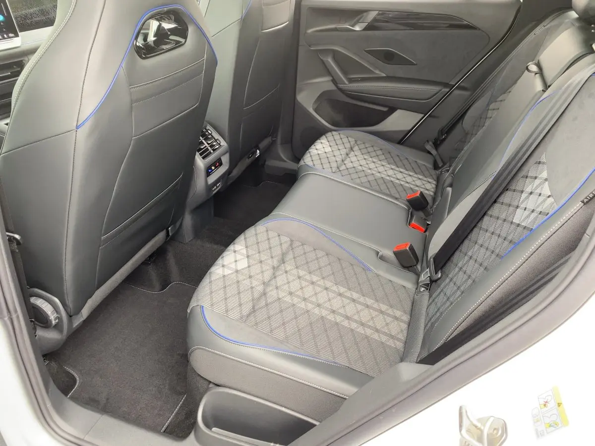 mense-tiguan-r-line-03