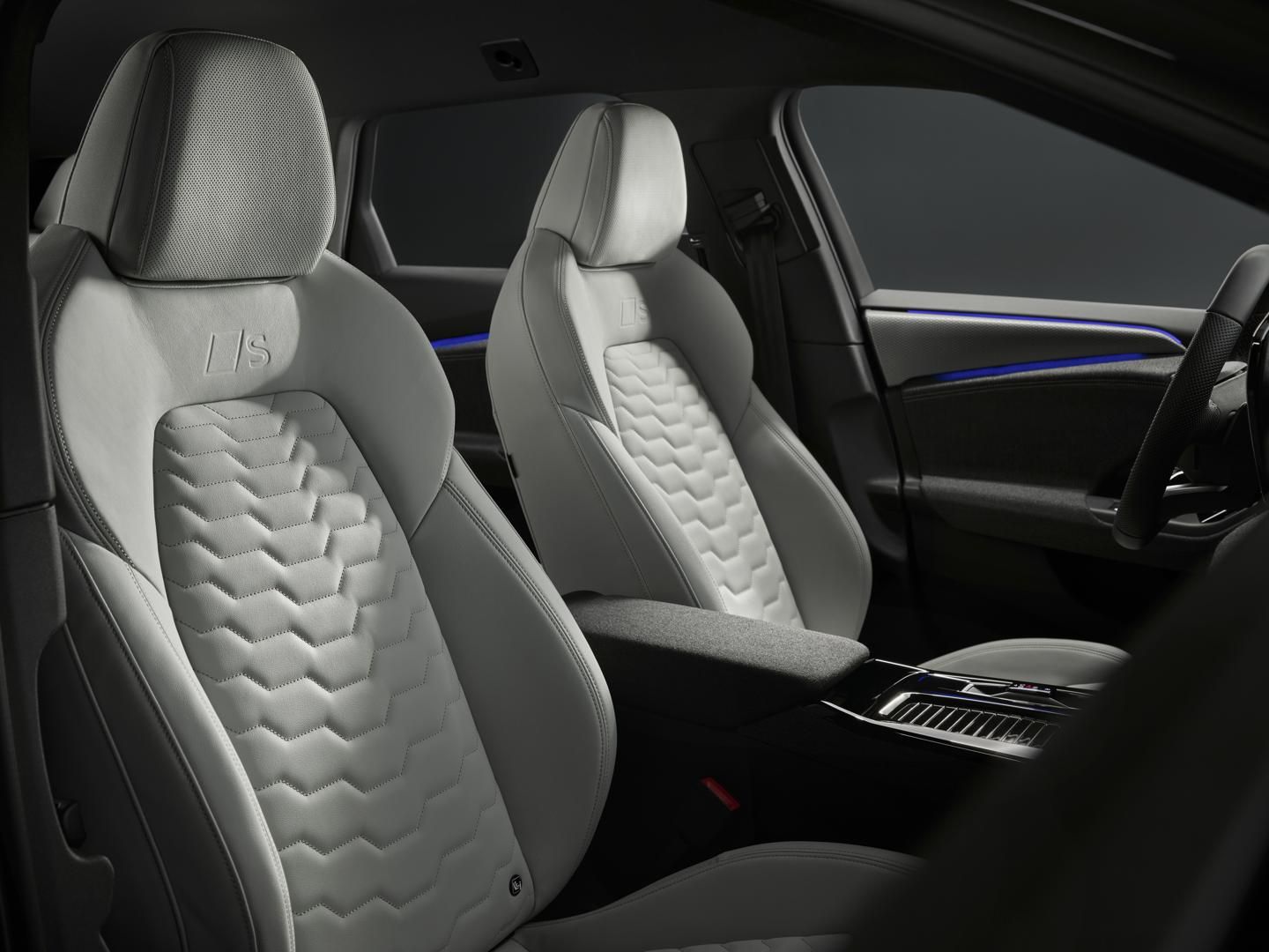 audi-a6-e-tron-08