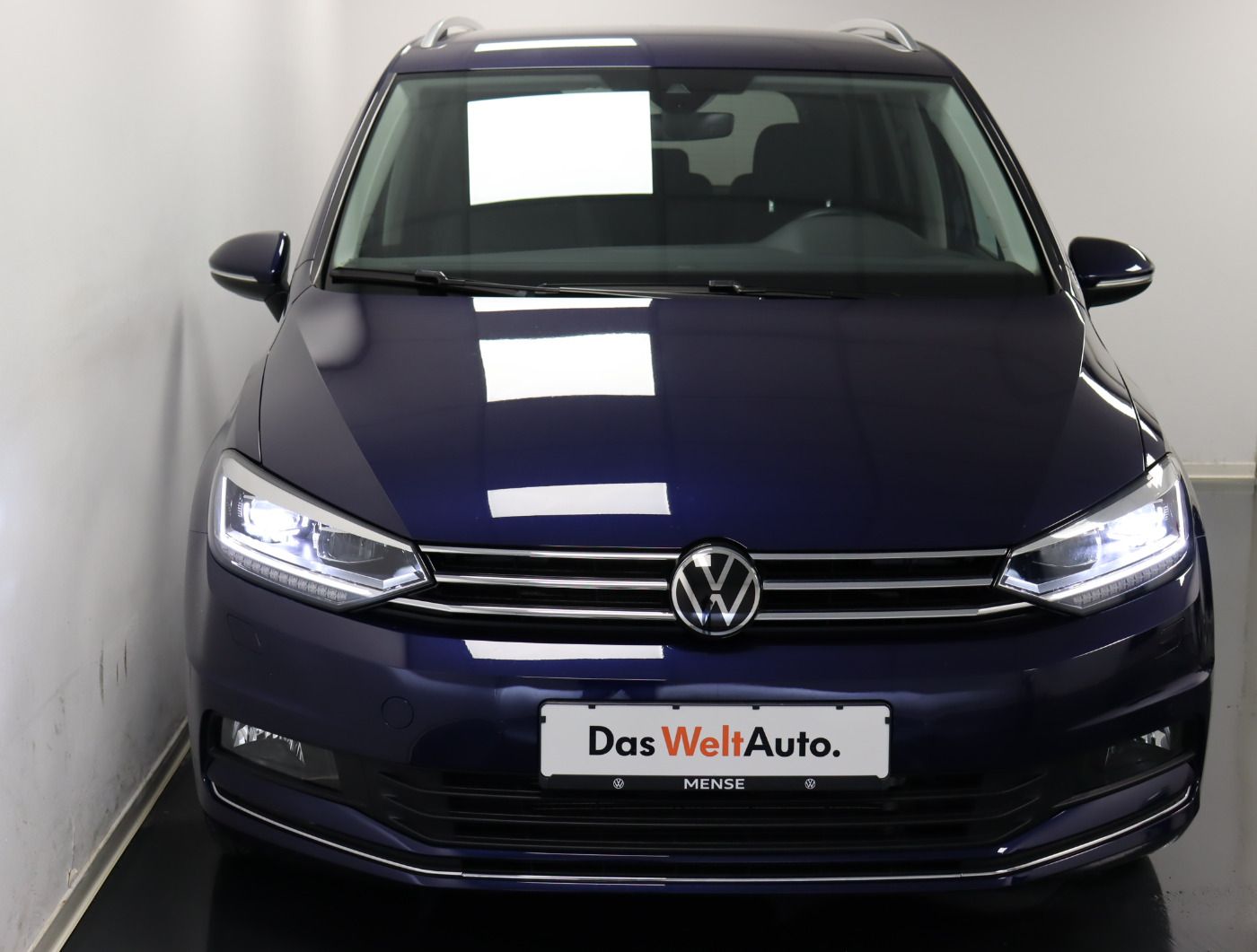 Fahrzeugabbildung Volkswagen Touran 2.0 TDI DSG Comfortline Navi AHK TrailerA