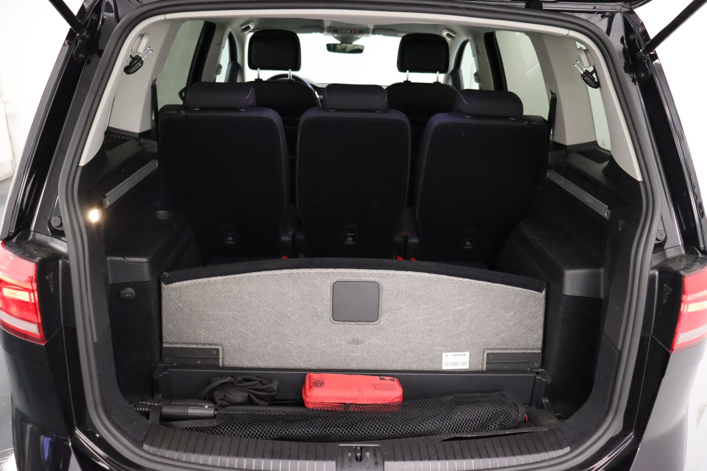 Fahrzeugabbildung Volkswagen Touran 2.0 TDI DSG Comfortline ACTIVE Navi Pano