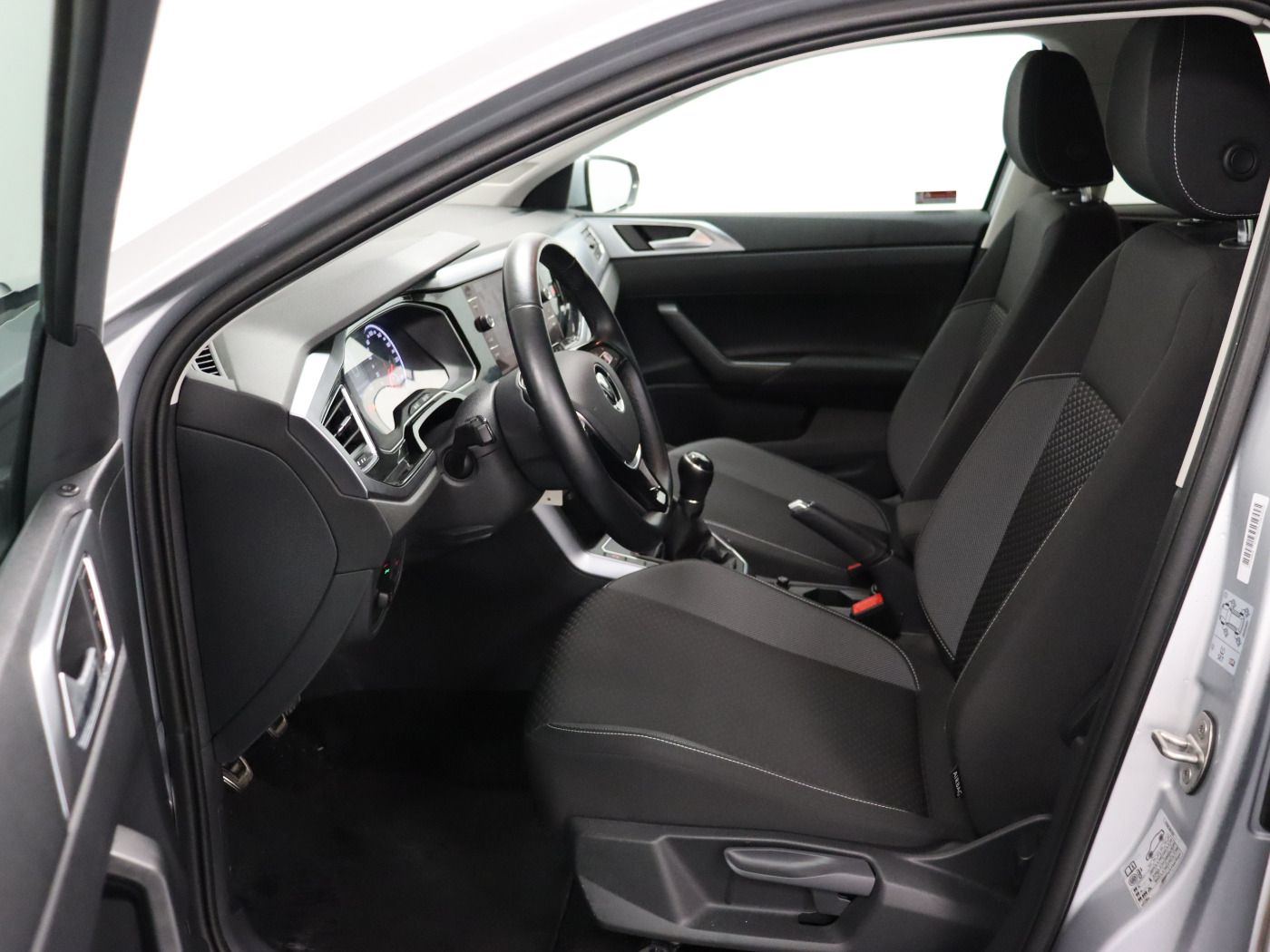 Fahrzeugabbildung Volkswagen Polo 1.0 TSI Comfortline ACTIVE Navi FrontAssist
