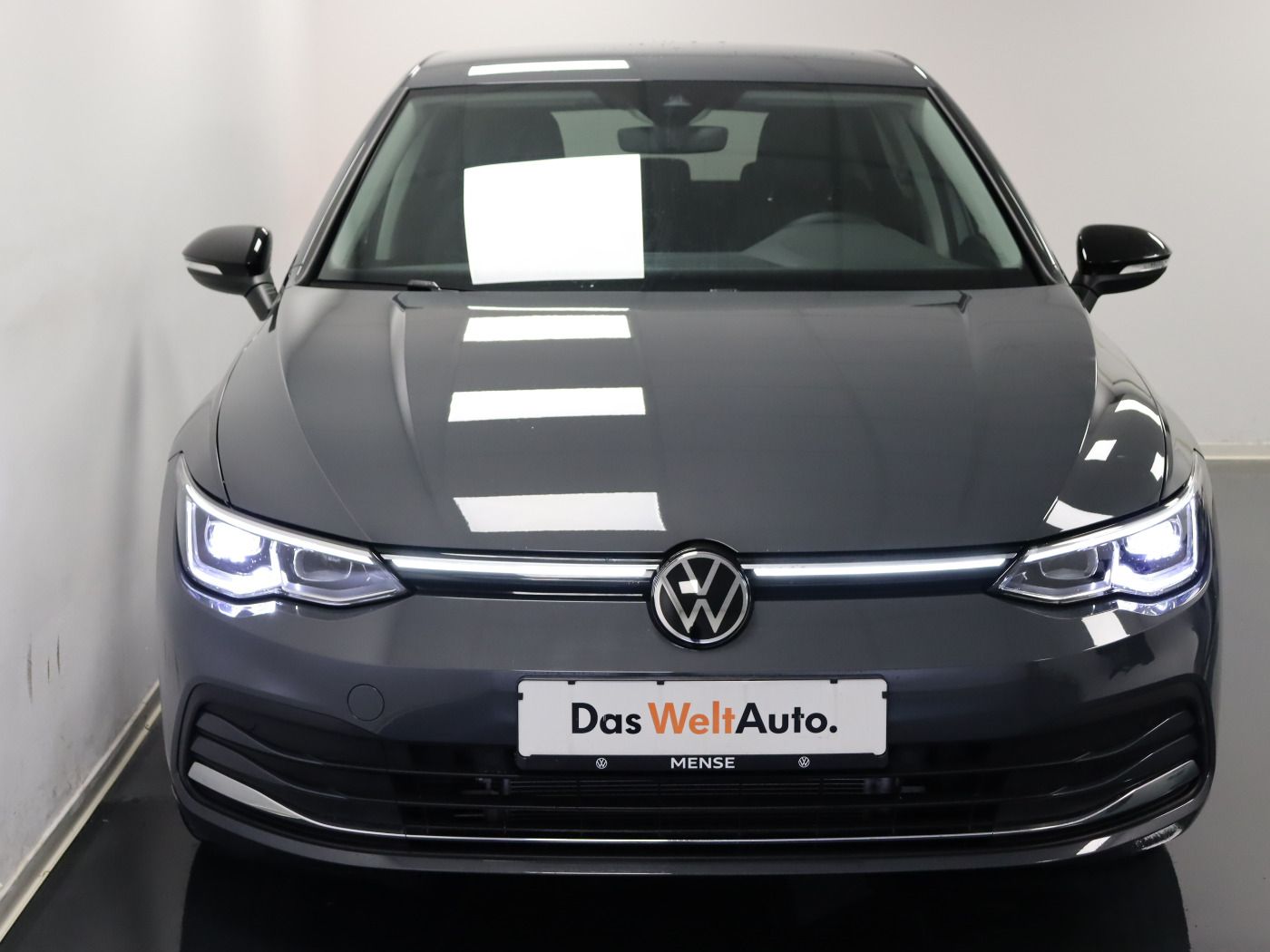 Fahrzeugabbildung Volkswagen Golf VIII 1.5 TSI Life ACTIVE Navi ACC IQ.LIGHT