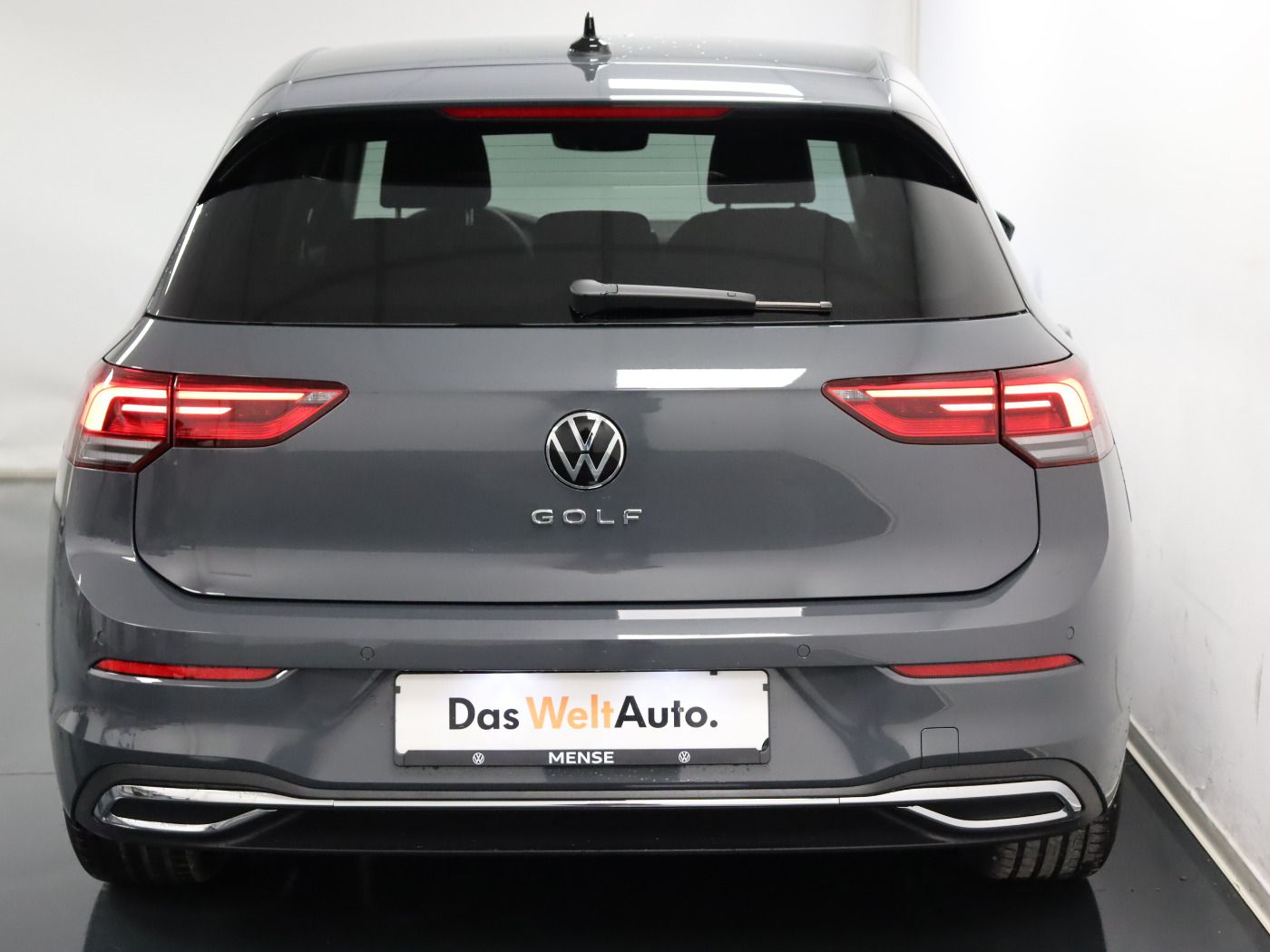 Fahrzeugabbildung Volkswagen Golf VIII 1.5 TSI Life ACTIVE Navi ACC IQ.LIGHT