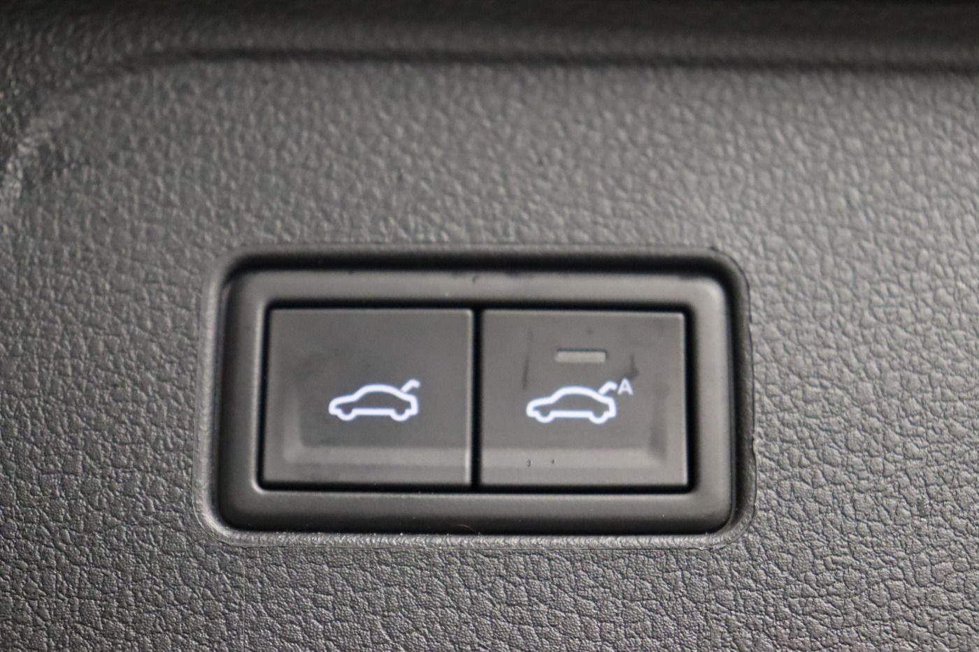 Fahrzeugabbildung Volkswagen Passat Variant 2.0 TSI 4M DSG Alltrack IQ.DRIVE