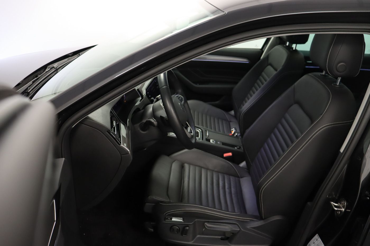 Fahrzeugabbildung Volkswagen Passat Variant 2.0 TSI 4M DSG Alltrack IQ.DRIVE