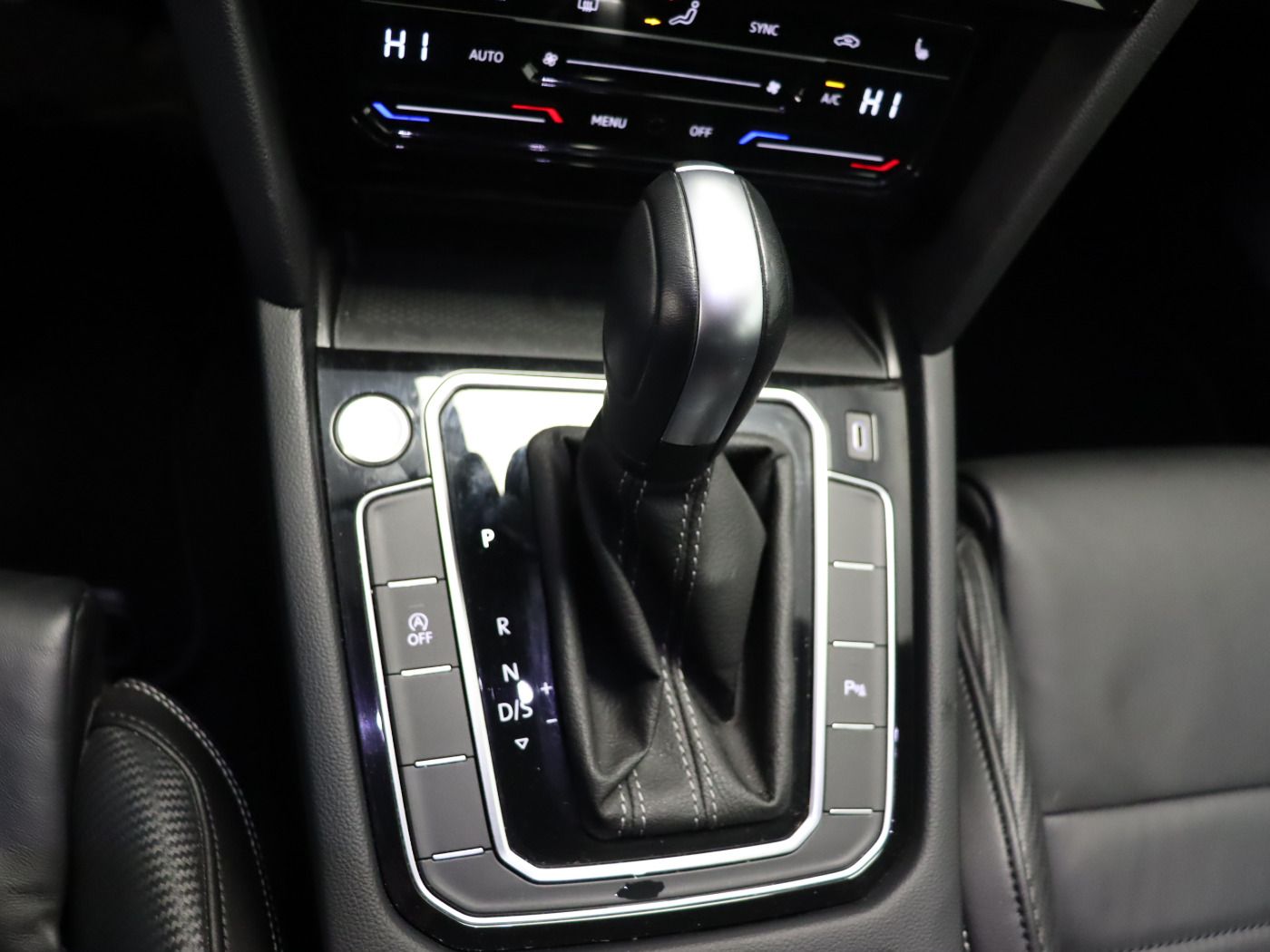 Fahrzeugabbildung Volkswagen Passat Variant 2.0 TDI 4M DSG Elegance R-line