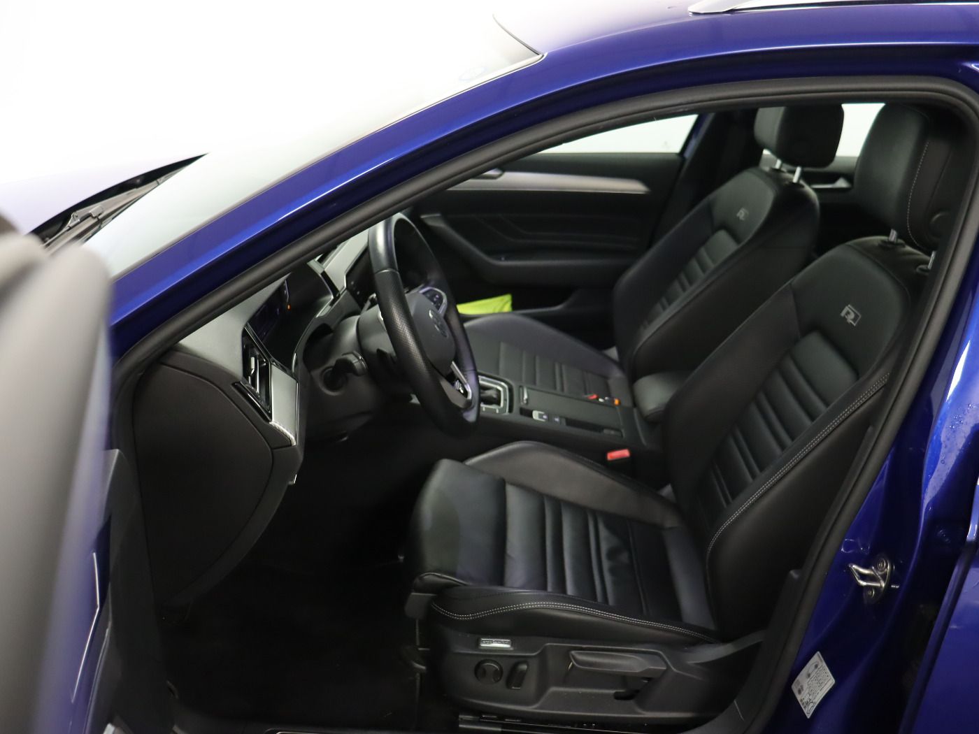 Fahrzeugabbildung Volkswagen Passat Variant 2.0 TDI 4M DSG Elegance R-line