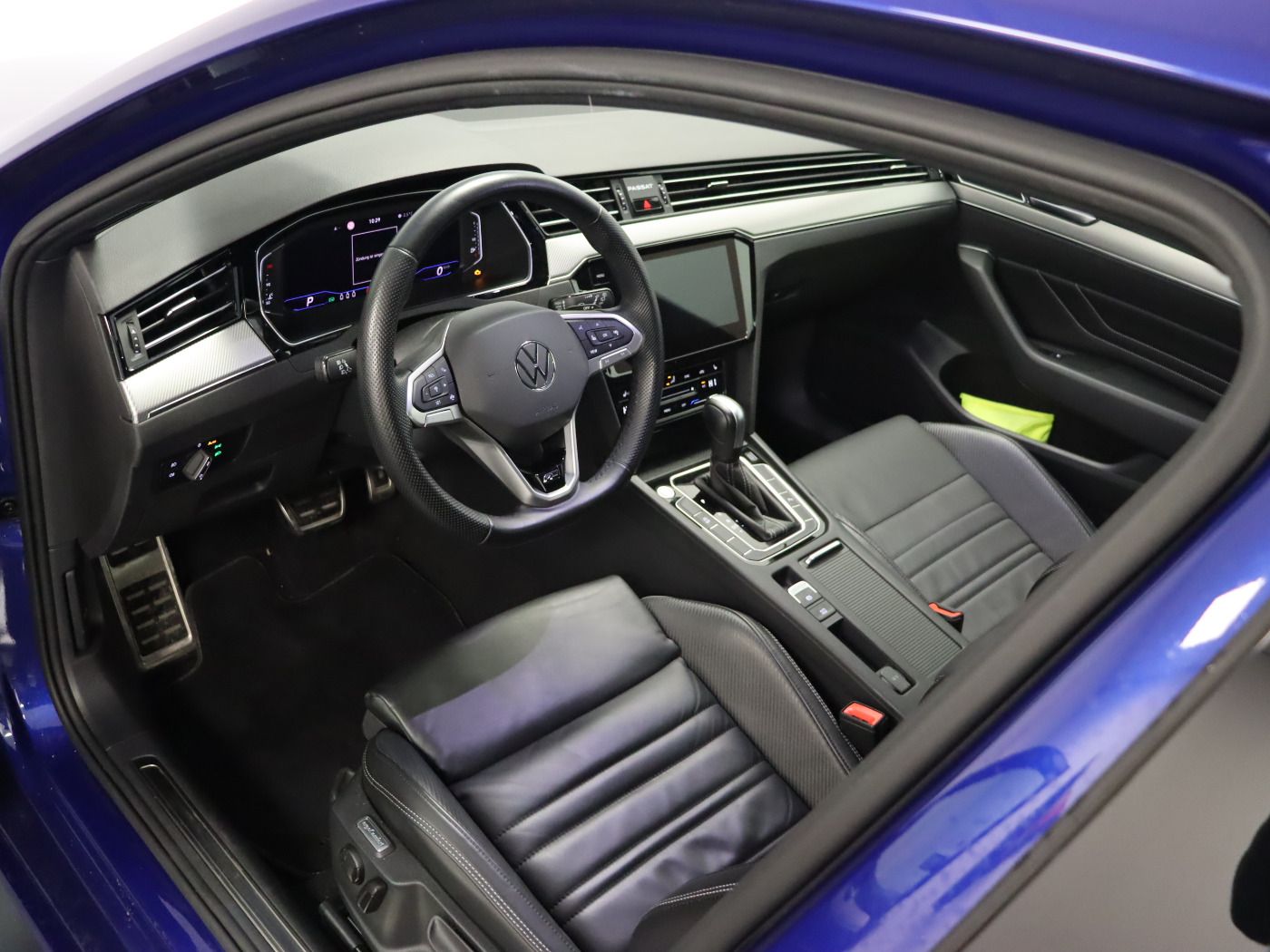 Fahrzeugabbildung Volkswagen Passat Variant 2.0 TDI 4M DSG Elegance R-line