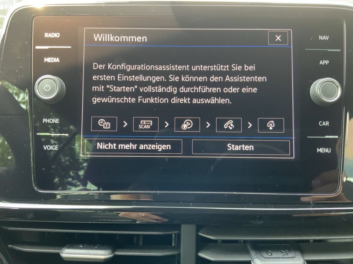 Fahrzeugabbildung Volkswagen T-Roc Cabriolet 1.5 TSI DSG R-Line Navi Keyless
