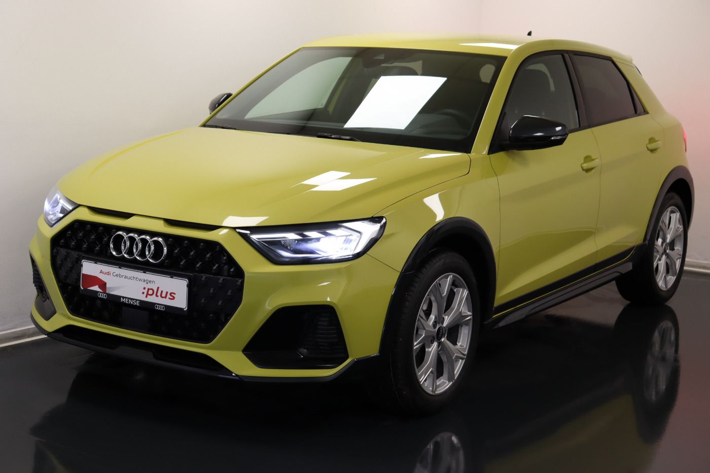 Fahrzeugabbildung Audi A1 allstreet 35 TFSI S line LED SHZ KeyLess PDC