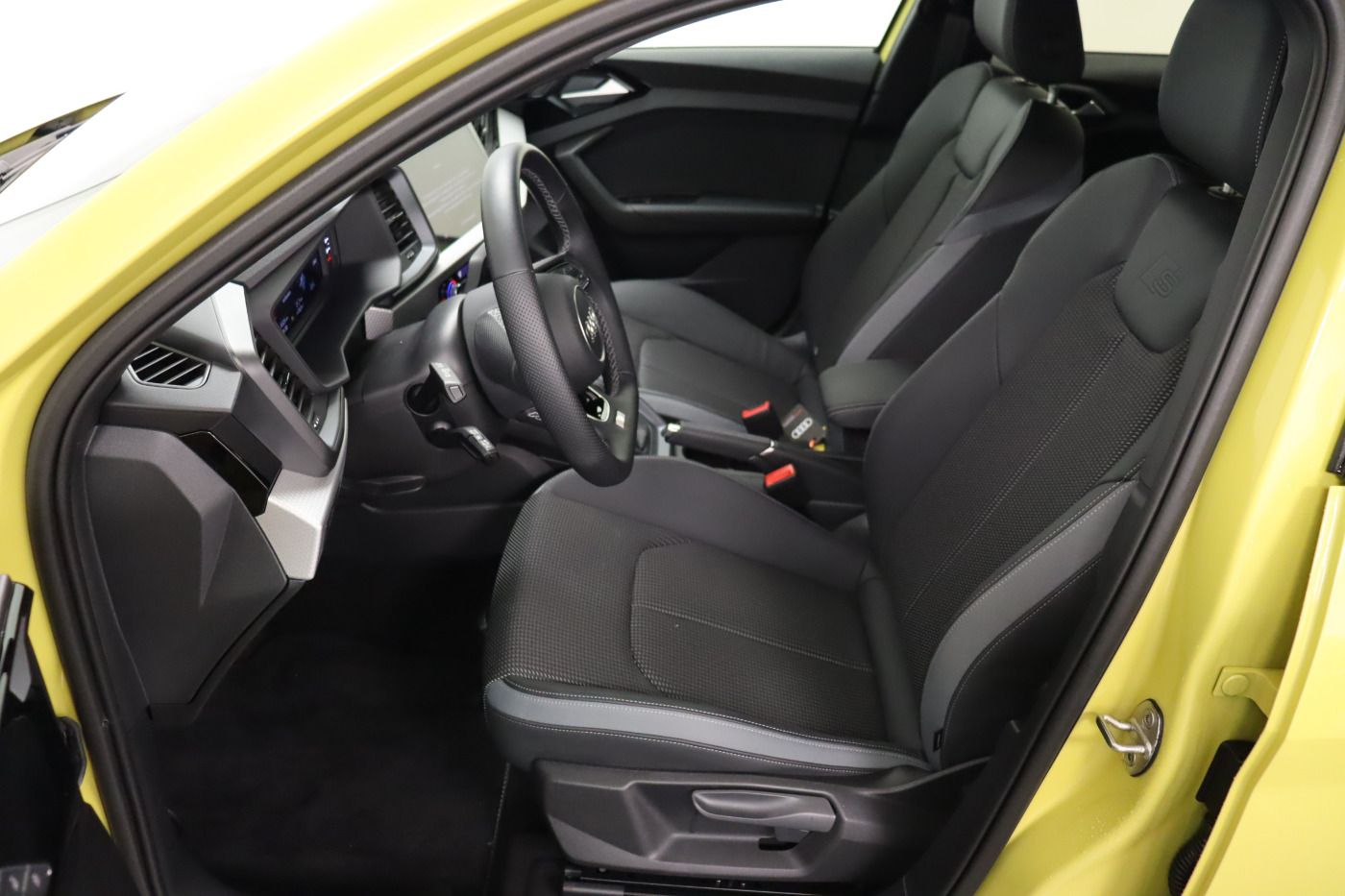 Fahrzeugabbildung Audi A1 allstreet 35 TFSI S line LED SHZ KeyLess PDC