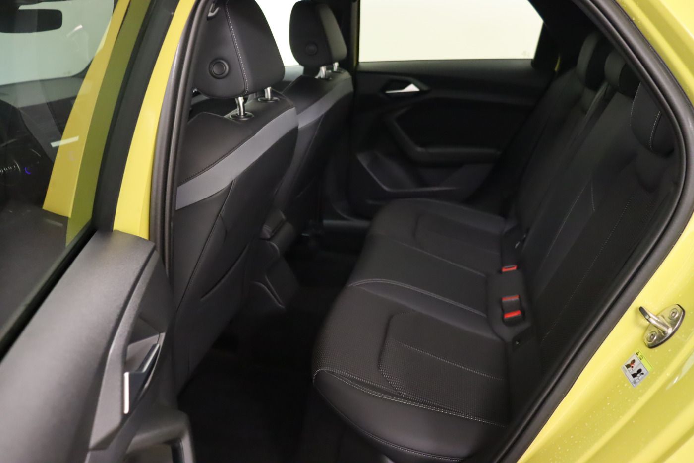 Fahrzeugabbildung Audi A1 allstreet 35 TFSI S line LED SHZ KeyLess PDC