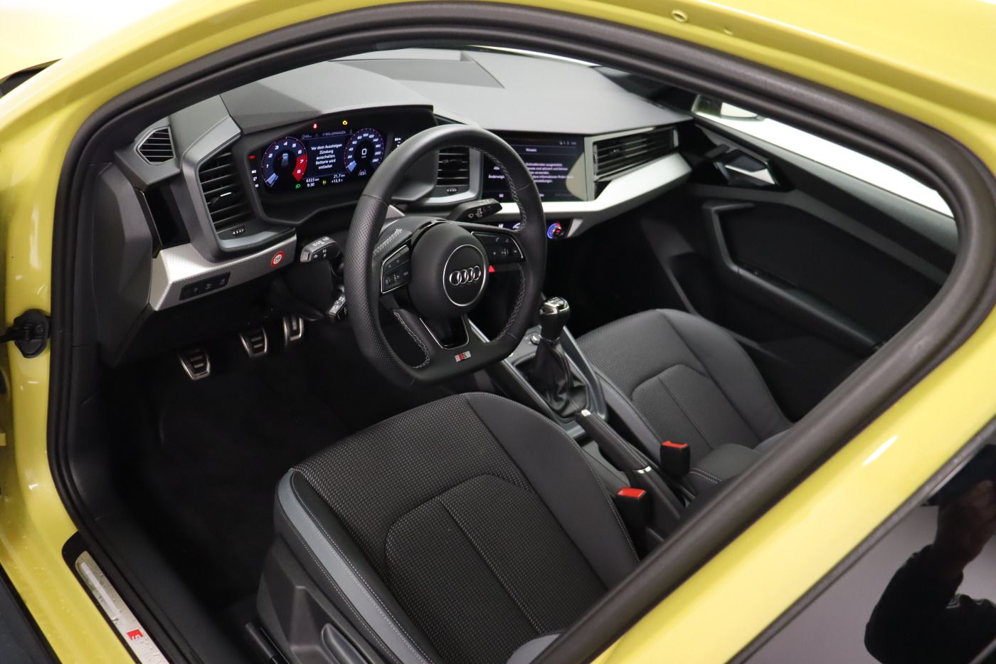 Fahrzeugabbildung Audi A1 allstreet 35 TFSI S line LED SHZ KeyLess PDC