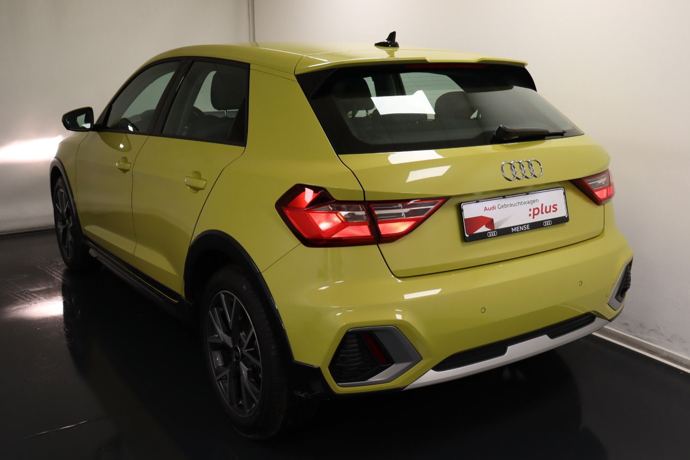 Fahrzeugabbildung Audi A1 allstreet 35 TFSI SHZ PDC VirtualCP LaneAss