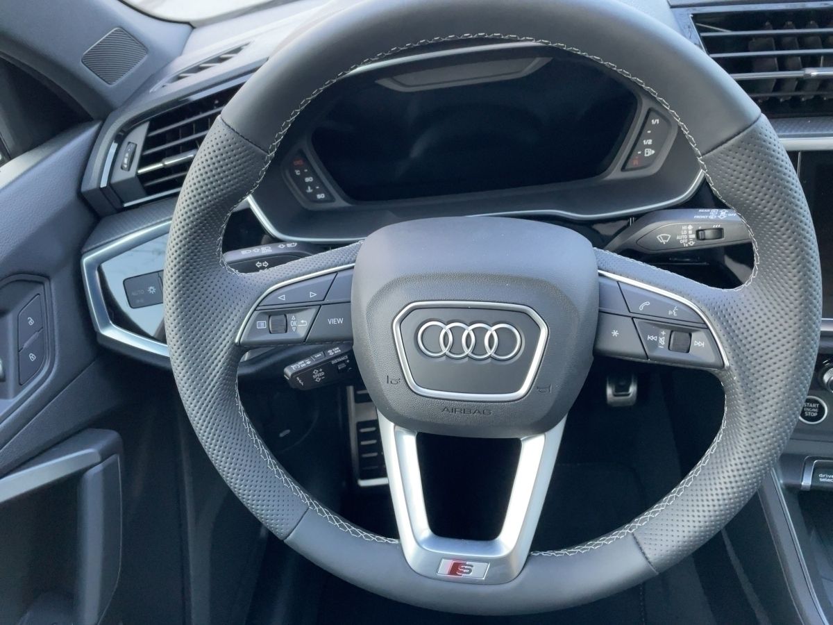 Fahrzeugabbildung Audi Q3 Sportback S line 35 TFSI LED Navi Assistenz