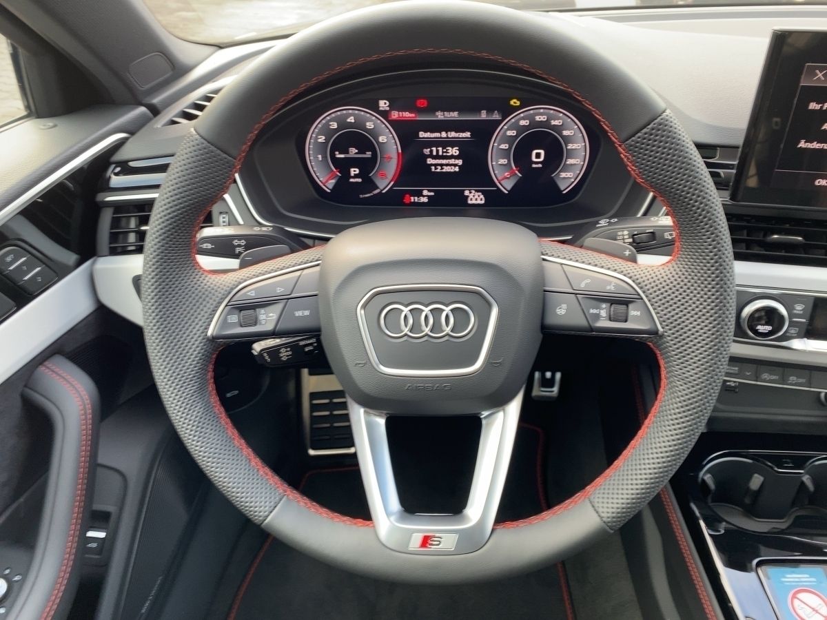 Fahrzeugabbildung Audi A4 Avant S line 45 TFSI HuD Pano