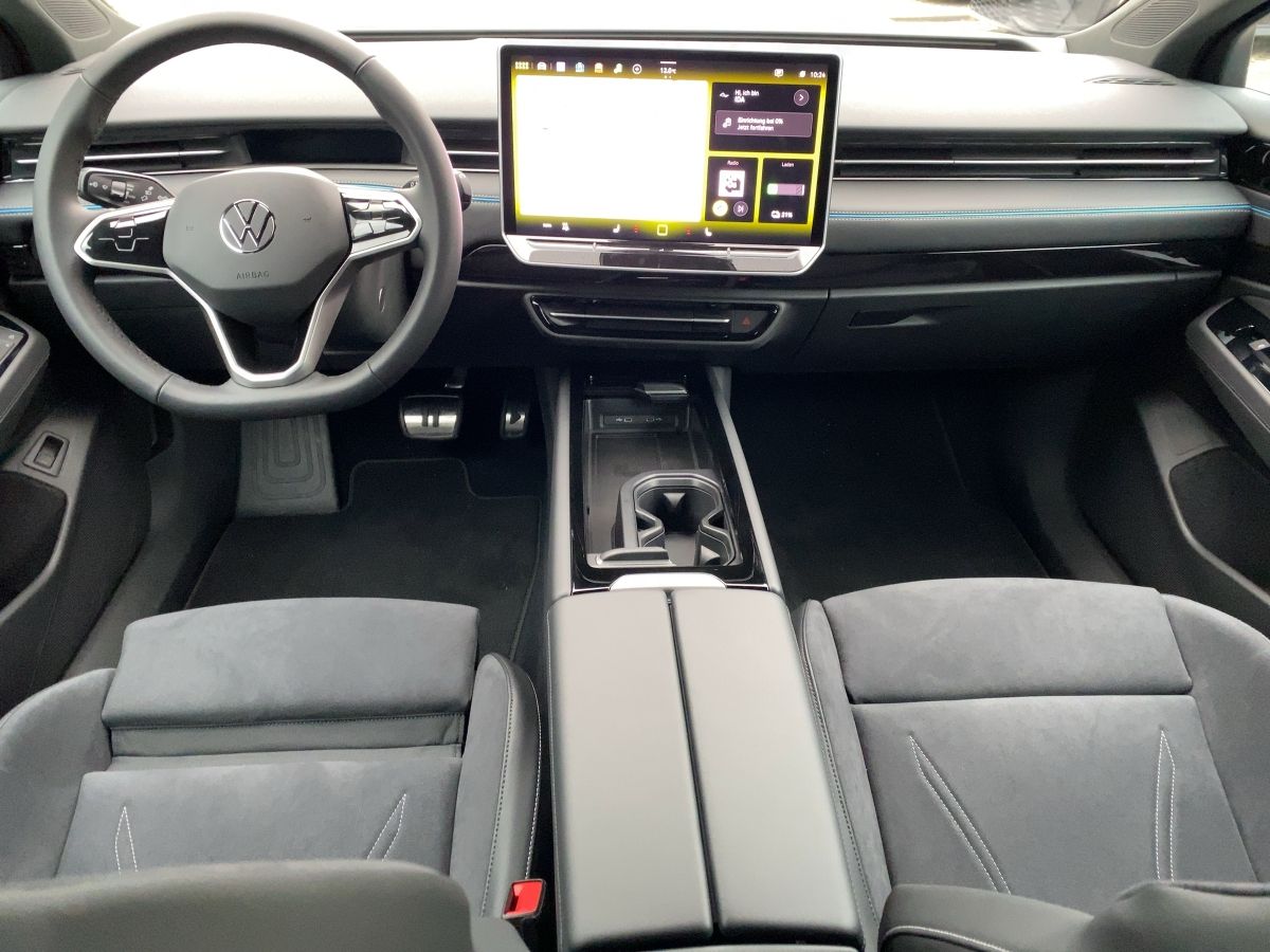 Fahrzeugabbildung Volkswagen ID.7 Pro 77 kWh AHK IQ.Light AreaView Navi HUD