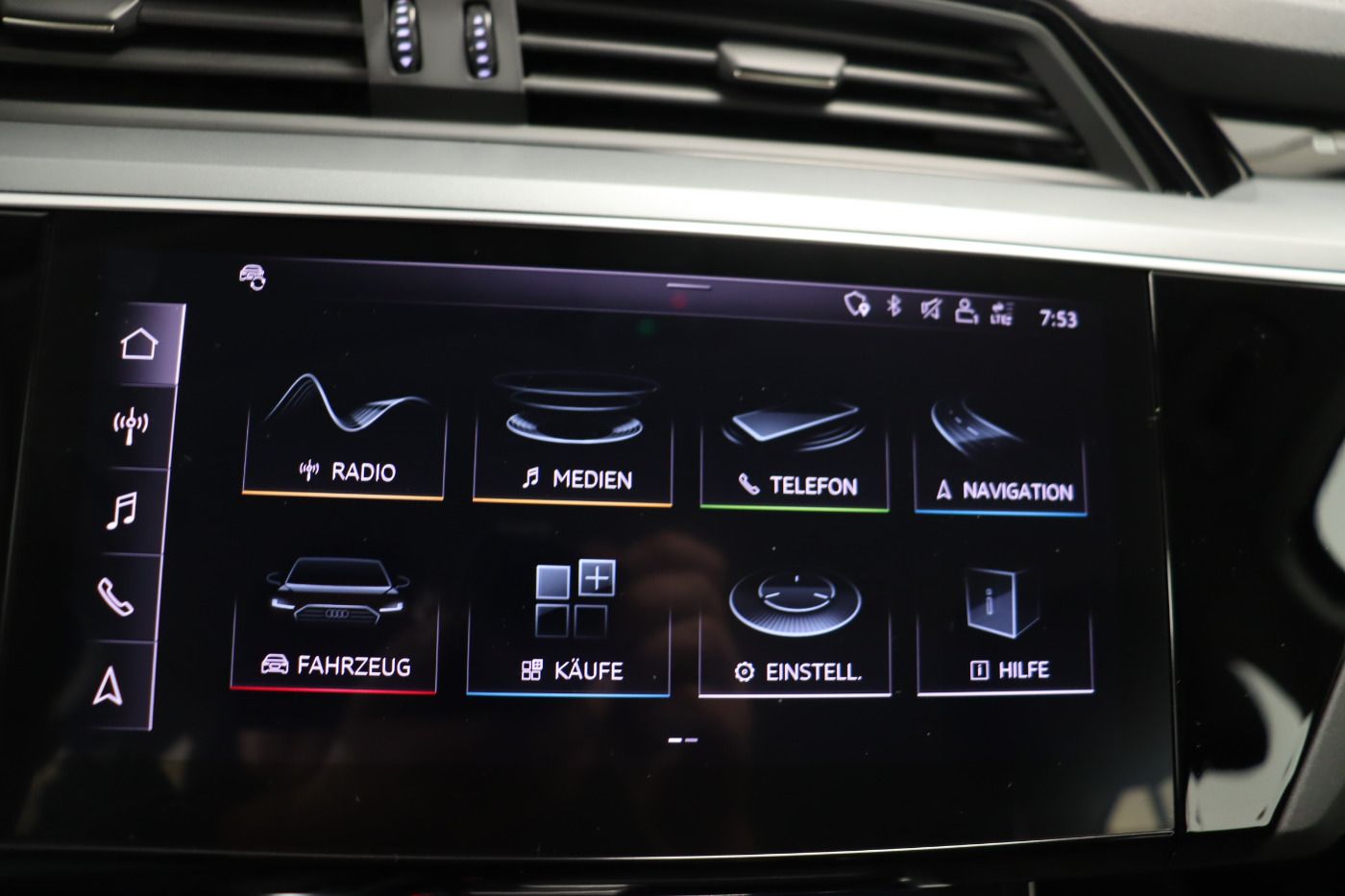 Fahrzeugabbildung Audi e-tron 55 quattro Navi Matrix LED Standh. Luft