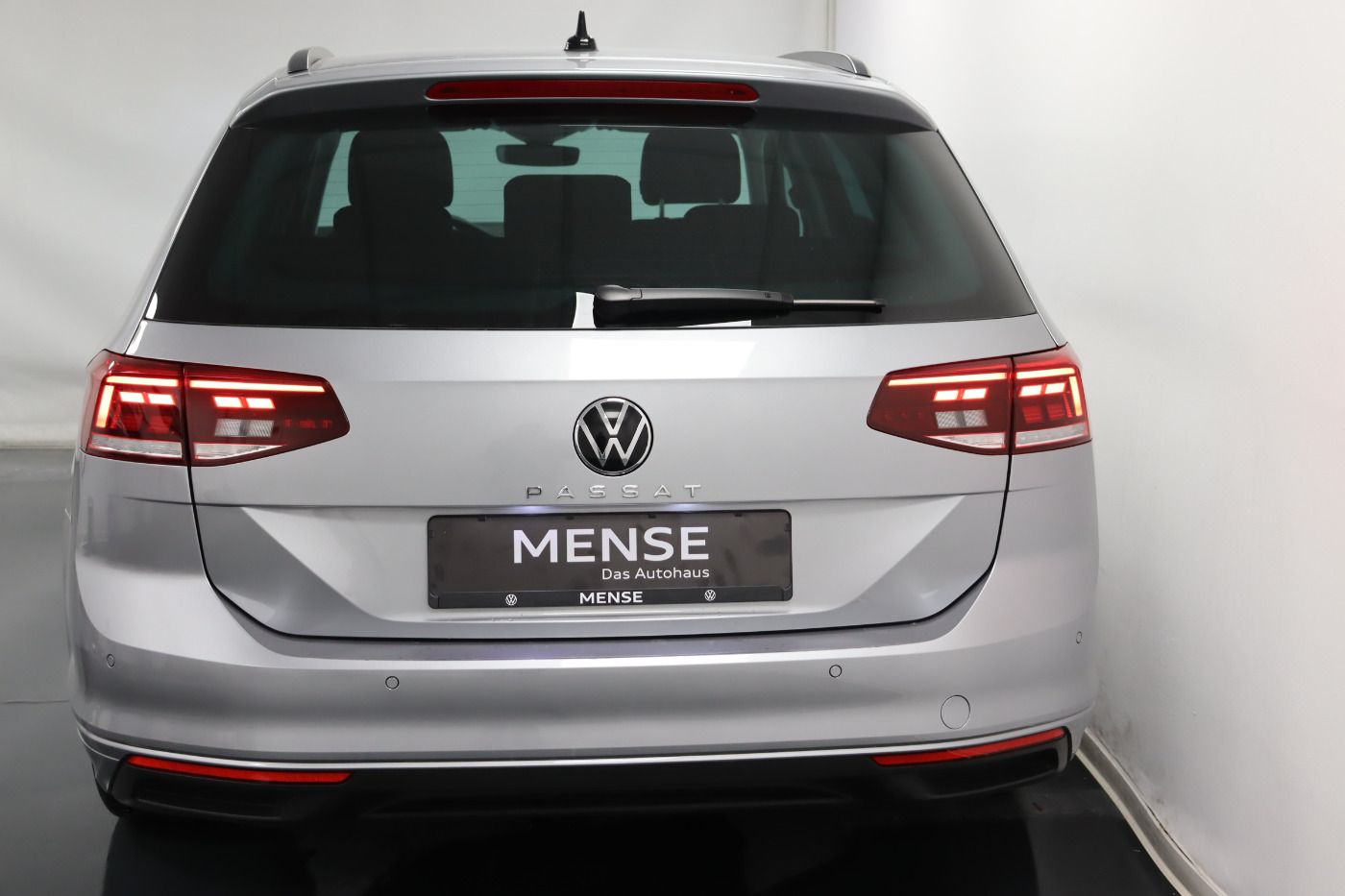 Fahrzeugabbildung Volkswagen Passat Variant 1.5 TSI DSG Business Navi LED ACC