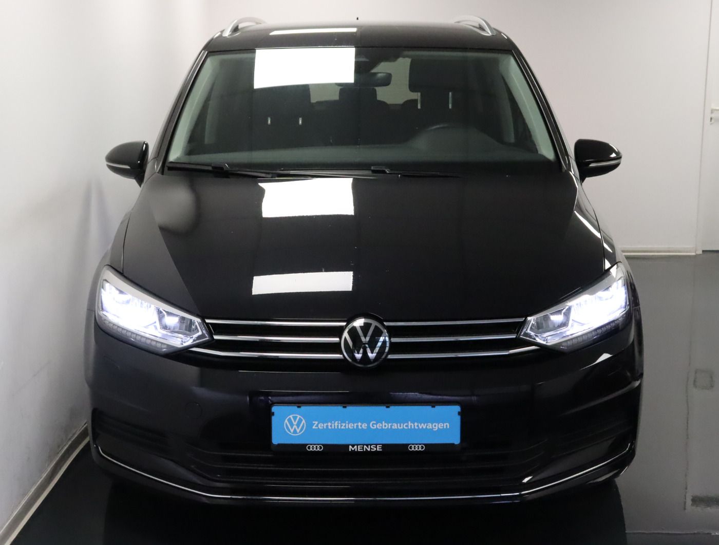 Fahrzeugabbildung Volkswagen Touran 2.0 TDI DSG ACTIVE Navi LED