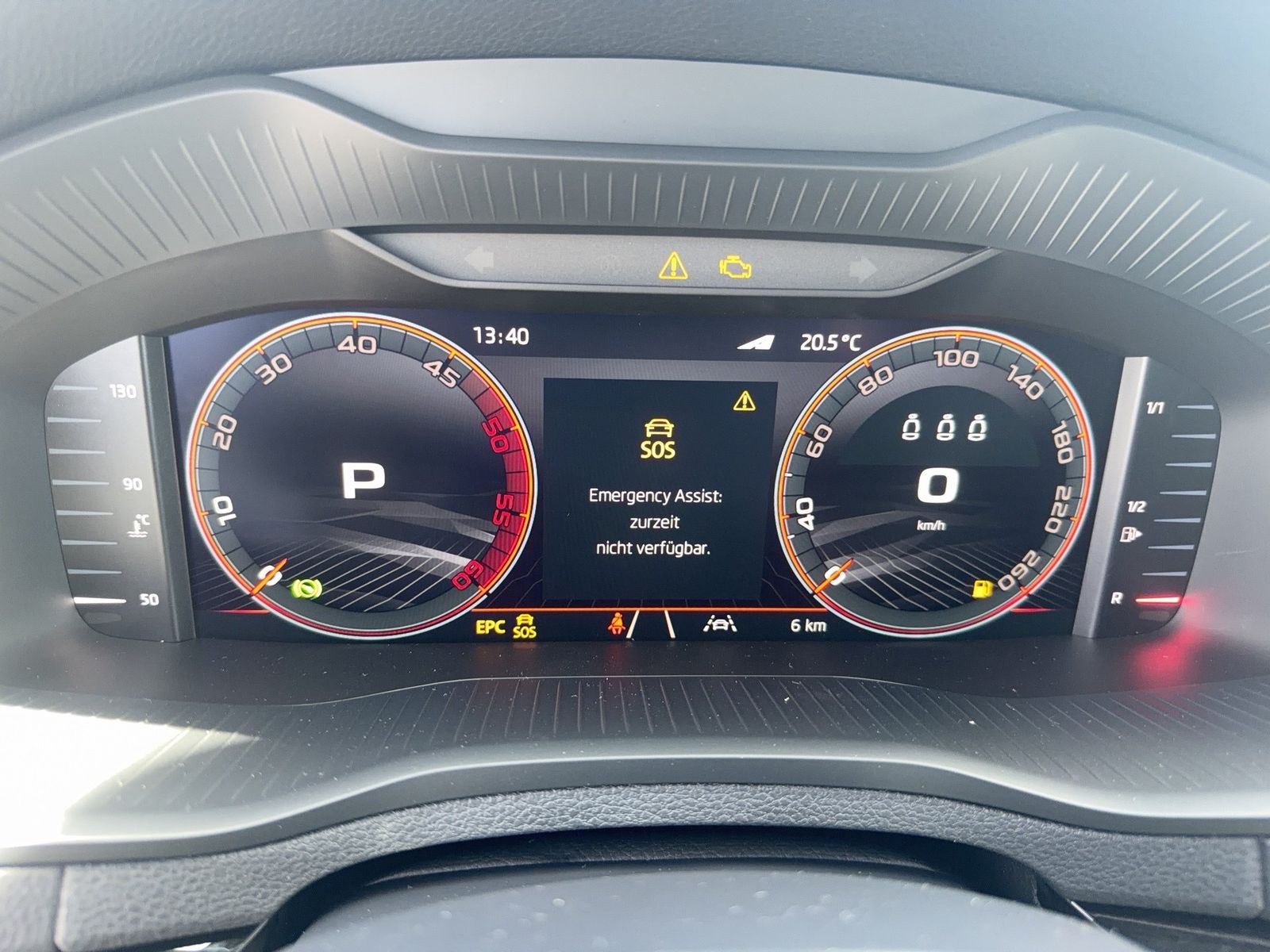 Fahrzeugabbildung SKODA Karoq 2.0 TDI 4x4 Sportline Matrix AHK Pano SD - mit KI generiert/bearbeitet