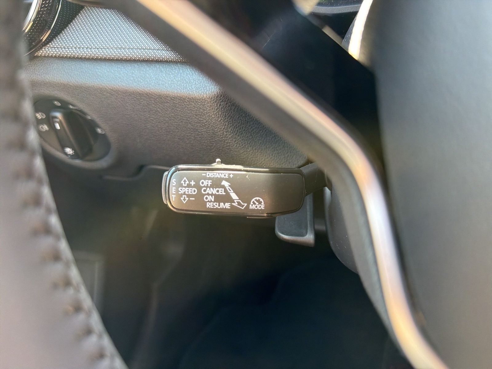 Fahrzeug autohaus mense Fahrzeugabbildung SKODA Fabia 1.0 TSI Balance ACC LED Navi VirtualCP - mit KI generiert/bearbeitet