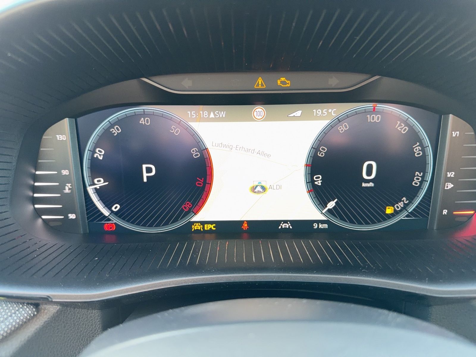 Fahrzeug autohaus mense Fahrzeugabbildung SKODA Fabia 1.5 TSI Balance LED Navi VirtualCP PDC - mit KI generiert/bearbeitet