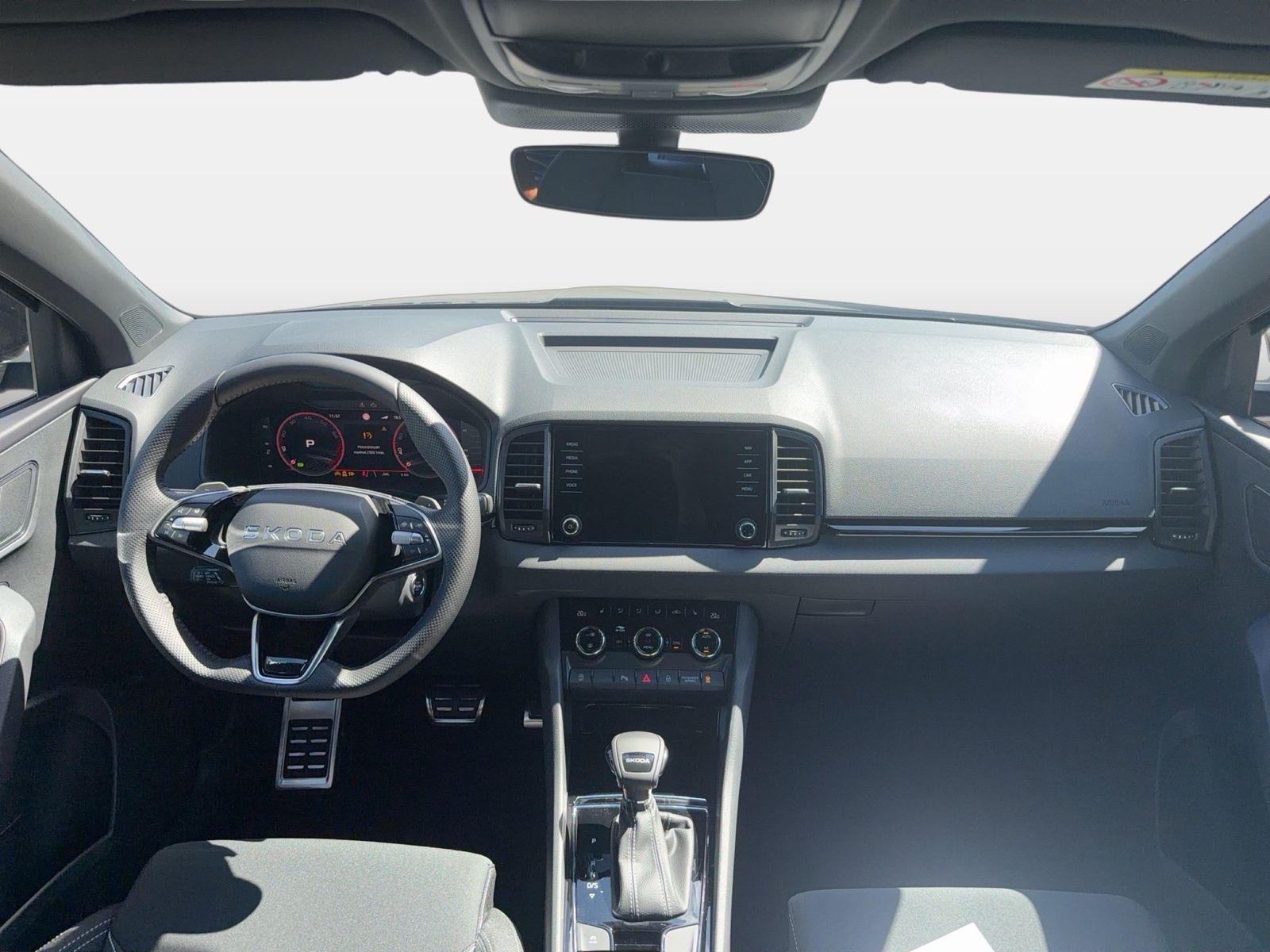 Fahrzeug autohaus mense Fahrzeugabbildung SKODA Karoq 1.5 TSI ACT Sportline Matrix AHK ACC LED - mit KI generiert/bearbeitet