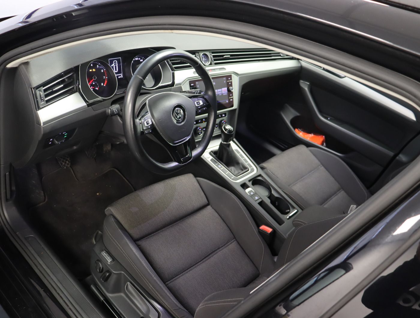 Fahrzeugabbildung Volkswagen Passat Variant 1.5 TSI Comfortline 5J.Gar. ACC