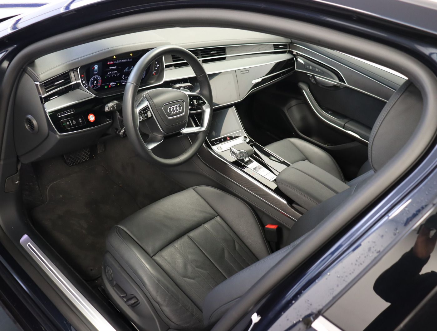 Fahrzeugabbildung Audi A8 50 TDI quattro tiptronic Luft Pano Matrix