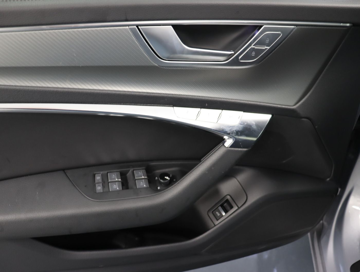 Fahrzeugabbildung Audi A6 Avant 40 TDI quattro S tronic design 5J.Gar.
