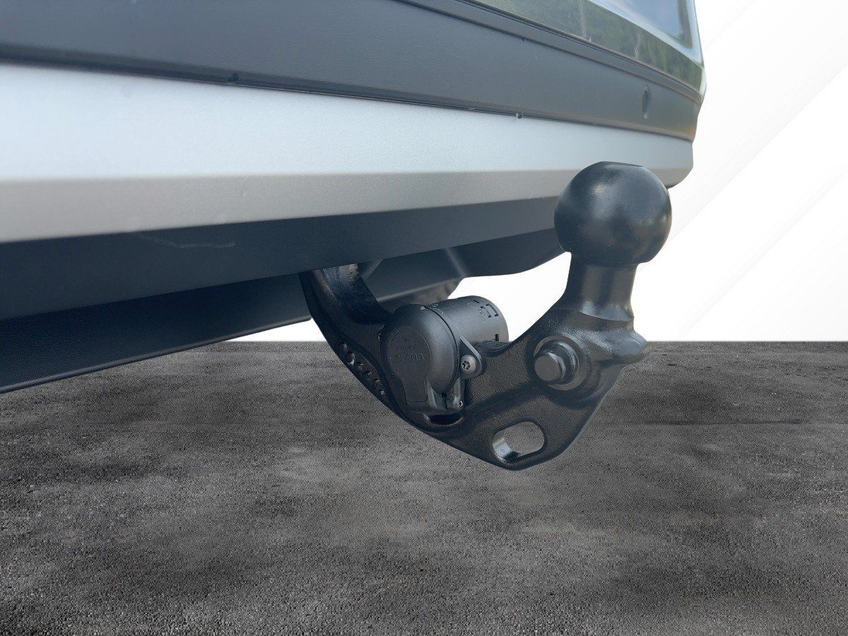 Fahrzeugabbildung Volkswagen T-Roc Style 1.5 l eTSI OPF DSG GJR, IQ.Light,AHK - mit KI generiert/bearbeitet