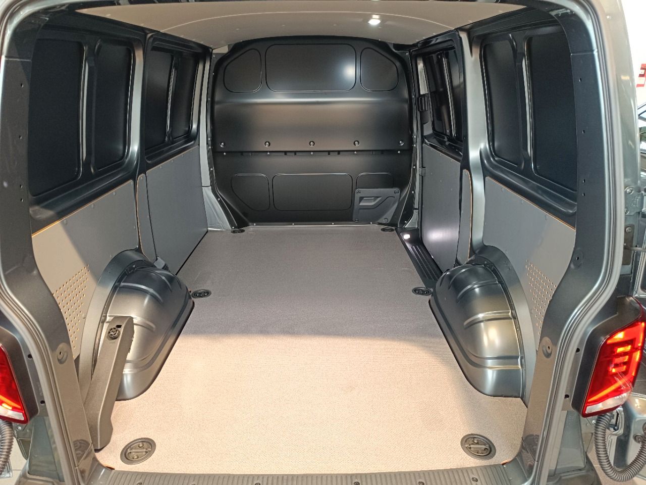 Fahrzeugabbildung Volkswagen Transporter 6.1 Kasten 2.0TDI 81 kW