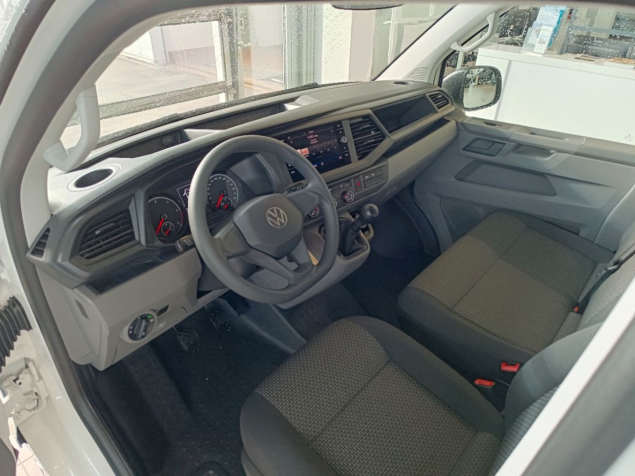 Fahrzeugabbildung Volkswagen Transporter T6.1 Kasten 2.0 TDI 81 kW AHK RFK