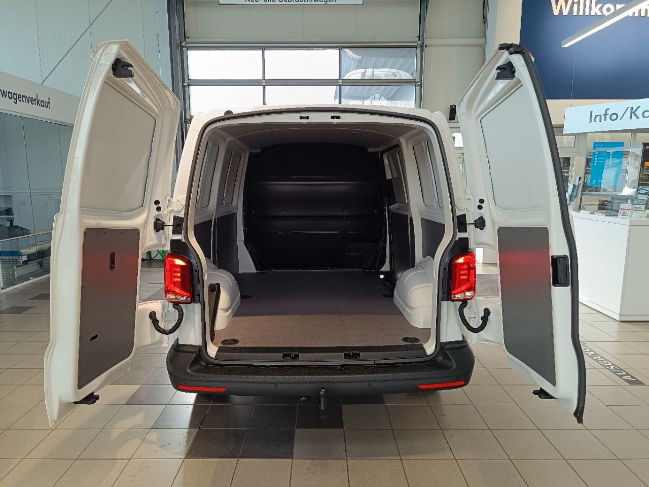 Fahrzeug autohaus mense Fahrzeugabbildung Volkswagen Transporter T6.1 Kasten 2.0 TDI 81 kW |AHK|SHZG