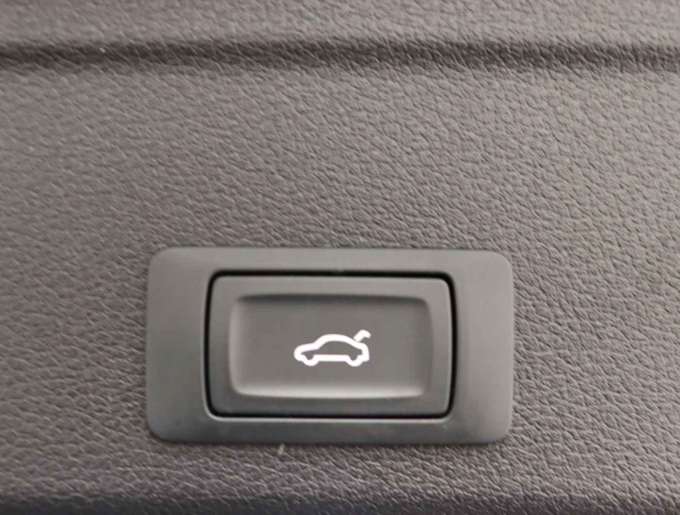 Fahrzeugabbildung Audi A4 Avant 45 TFSI quattro S tronic Navi DynLicht