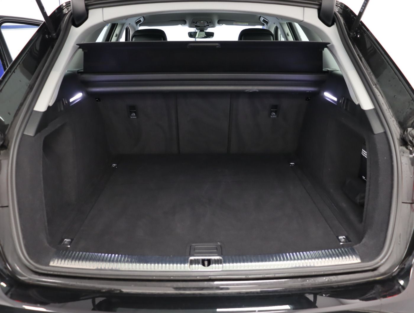 Fahrzeugabbildung Audi A4 Avant 45 TFSI quattro S tronic Navi DynLicht