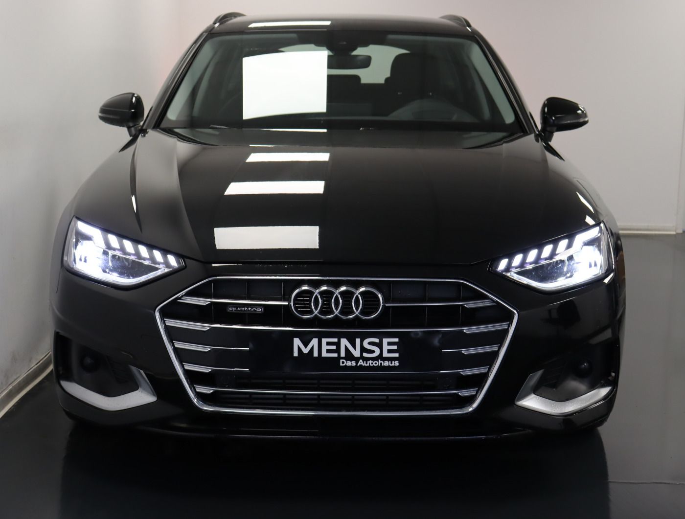 Fahrzeugabbildung Audi A4 Avant 45 TFSI quattro S tronic Navi DynLicht