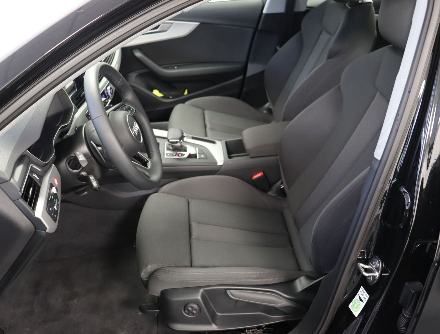 Fahrzeugabbildung Audi A4 Avant 45 TFSI quattro S tronic Navi DynLicht