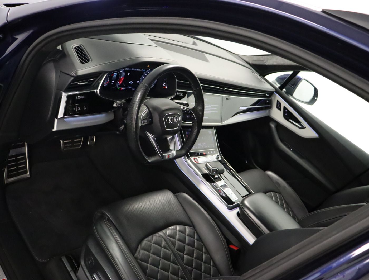 Fahrzeugabbildung Audi SQ7 TDI quattro tiptronic AHK Luft Pano Matrix
