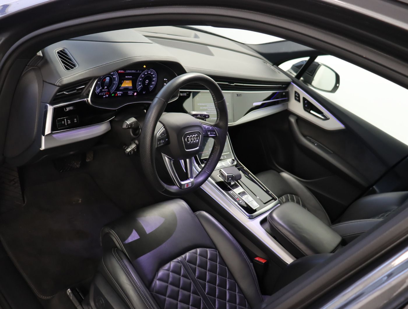Fahrzeugabbildung Audi Q7 TFSI e 55 TFSI e quattro tiptronic Luft Pano