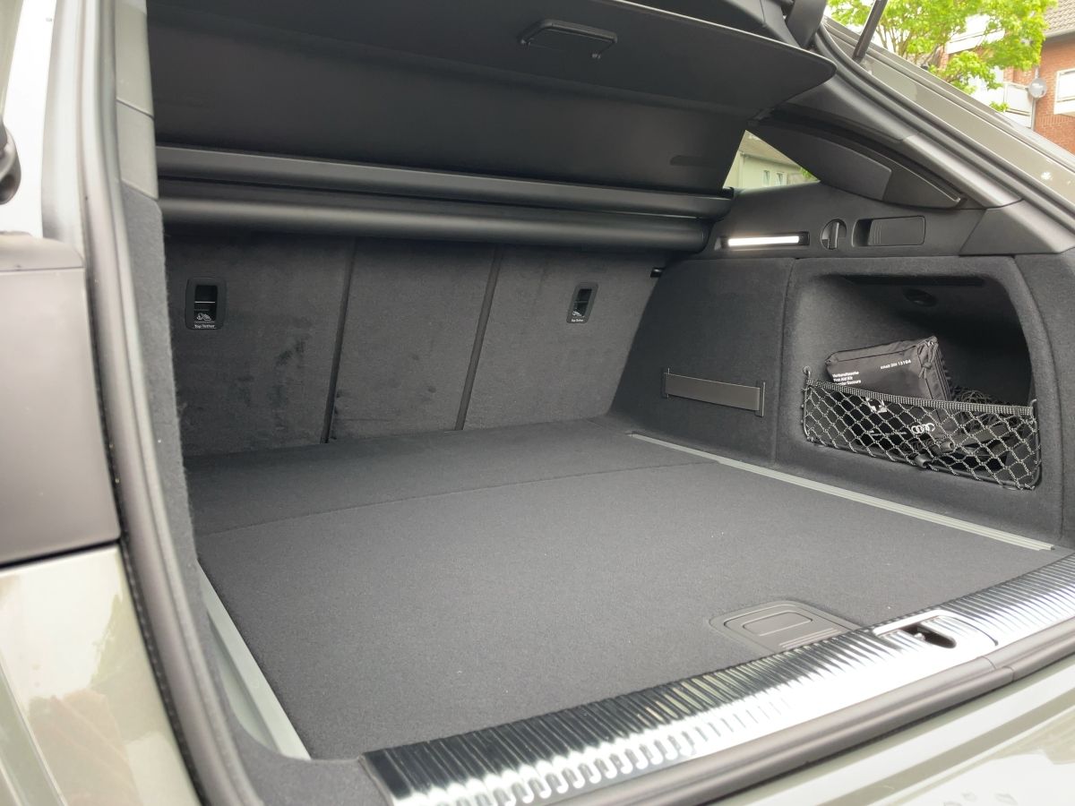 Fahrzeugabbildung Audi A4 Avant 35 TDI S line AHK DynLicht LM
