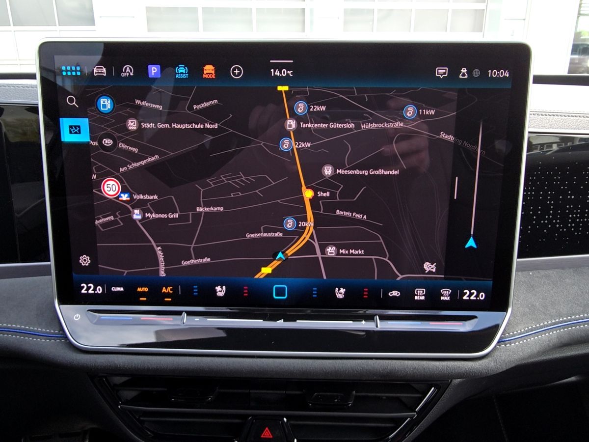 Fahrzeugabbildung Volkswagen Passat TDI R-Line &apos;&apos;Signature&apos;&apos; AHK Pano Navi