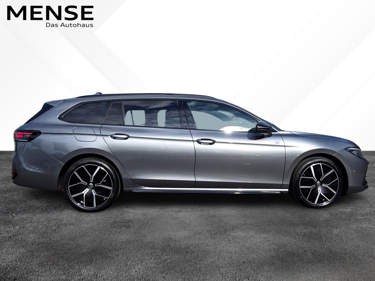 Fahrzeugabbildung Volkswagen Passat TDI R-Line &apos;&apos;Signature&apos;&apos; AHK Pano Navi