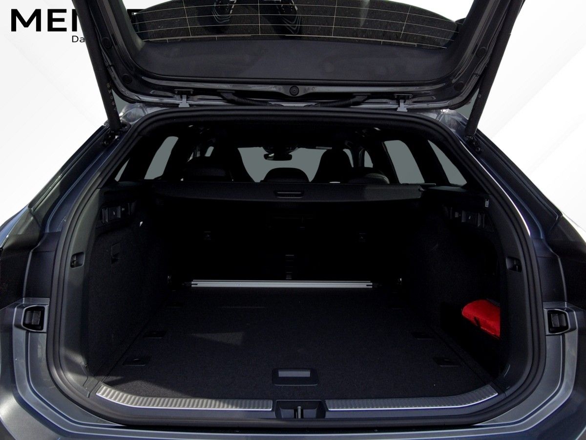 Fahrzeugabbildung Volkswagen Passat TDI R-Line &apos;&apos;Signature&apos;&apos; AHK Pano Navi
