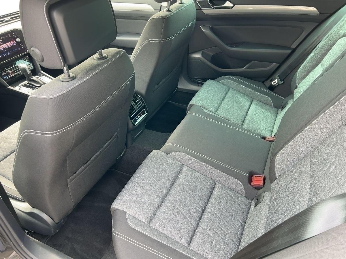 Fahrzeugabbildung Volkswagen Passat Variant TDI DSG 4M Business Navi Standhzg