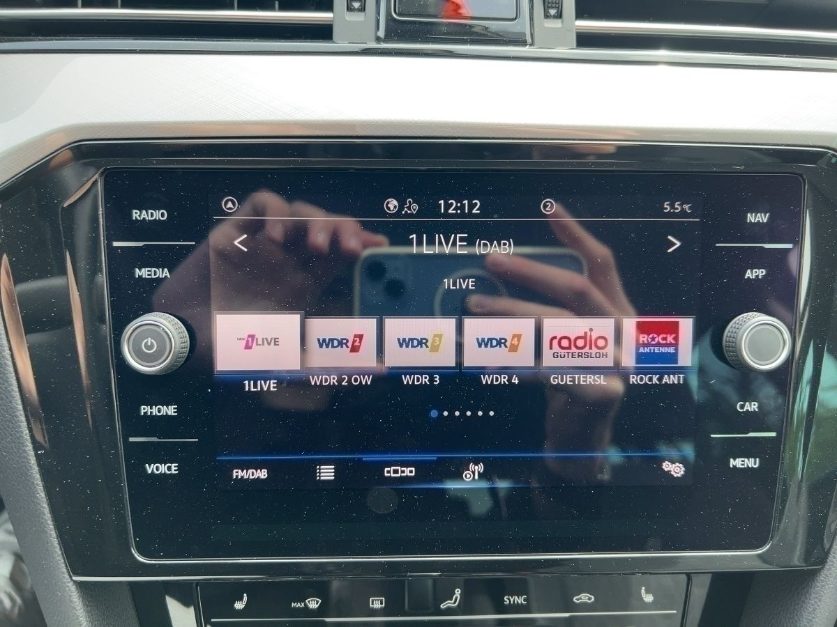 Fahrzeugabbildung Volkswagen Passat Variant TDI DSG 4M Business Navi Standhzg