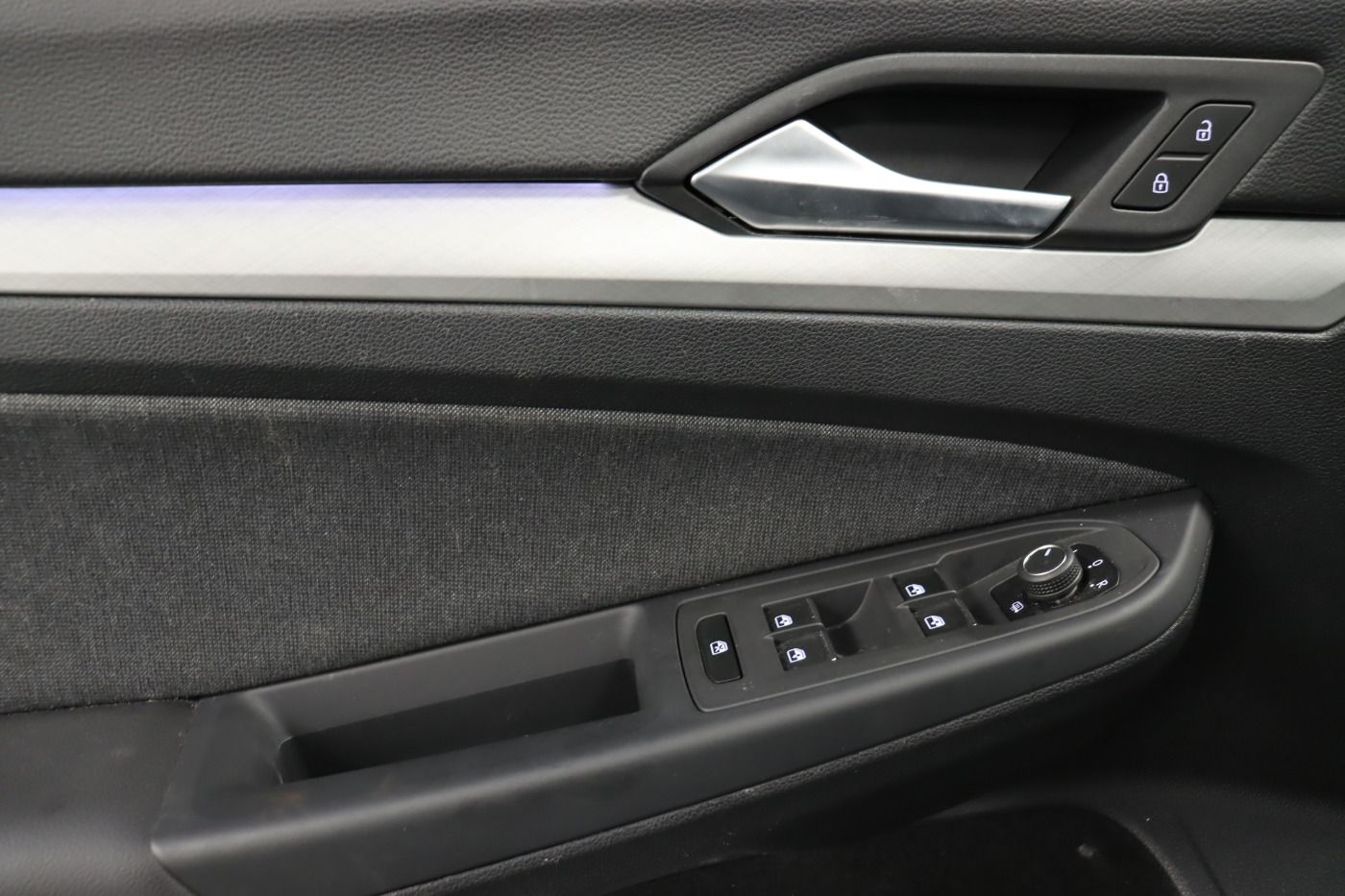 Fahrzeugabbildung Volkswagen Golf VIII 1.5 TSI Life Navi LED SHZ Dig.CP Pro