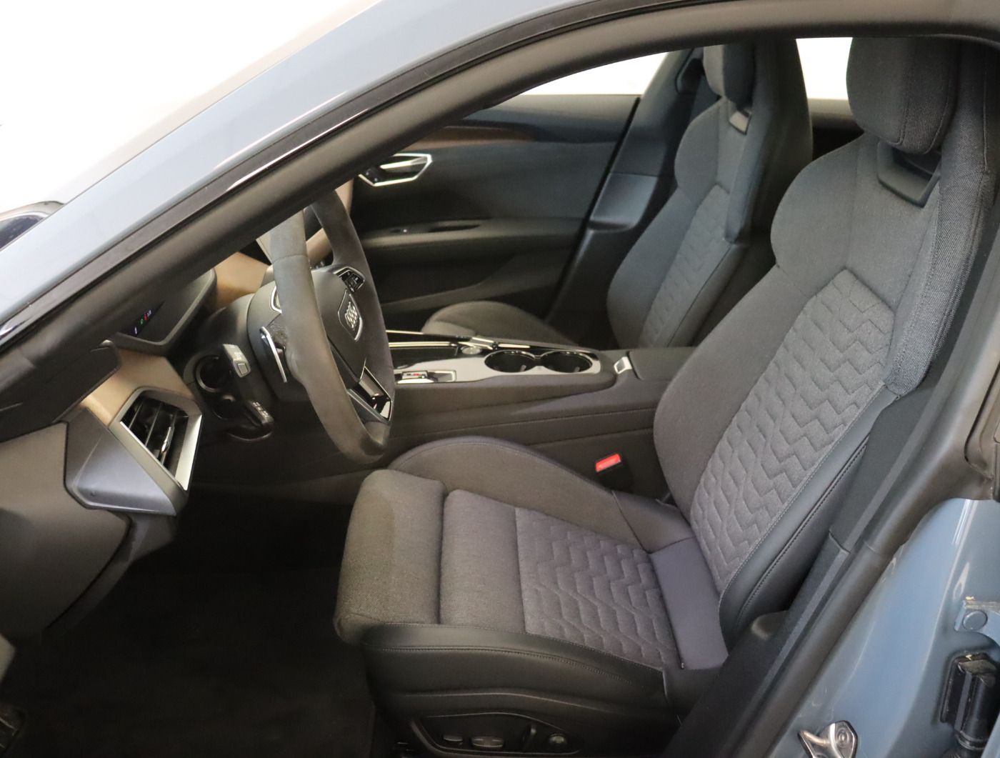 Fahrzeugabbildung Audi e-tron GT quattro Luft Pano Matrix