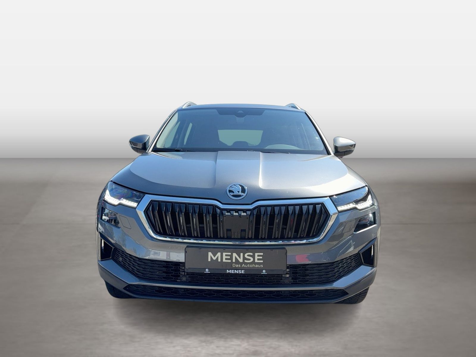 Fahrzeug autohaus mense Fahrzeugabbildung SKODA Karoq Selection 1.5l TSI 110kW 7-Gang-DSG AHK AC - mit KI generiert/bearbeitet